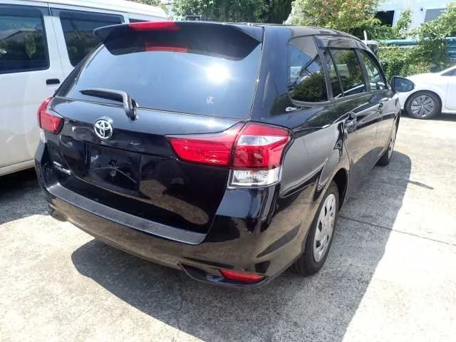 Toyota Corolla Fielder NRE161G 2021